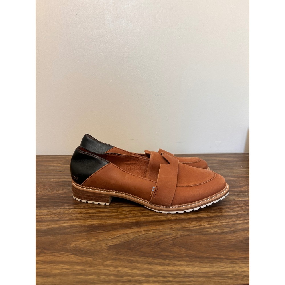 TOMS Women Cognac Brown Black Leather Lug Sole Loafers Size 8.5